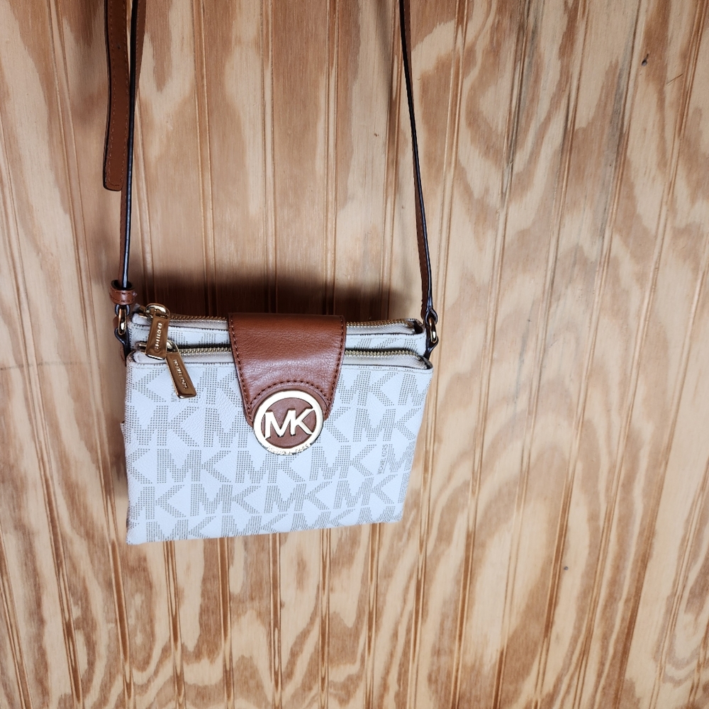 Michael Kors MK Signature Fulton Crossbody
